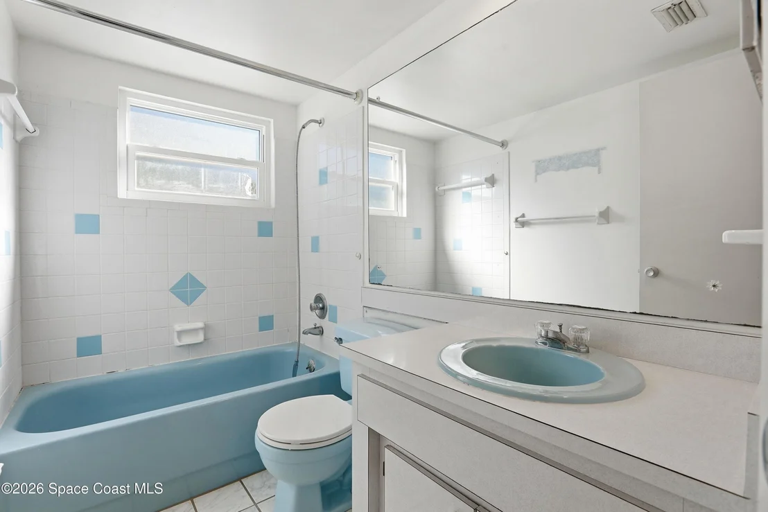 Photo of 875 Kings Post Road