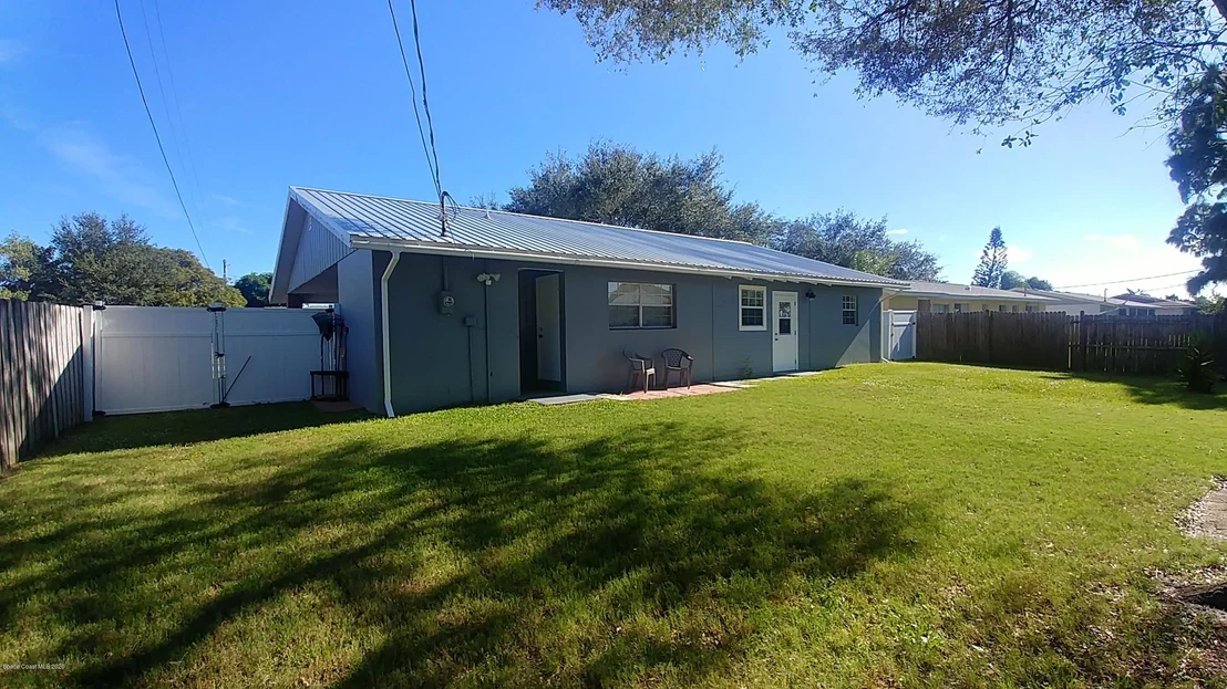 Photo of 790 Cobblestone Lane NE