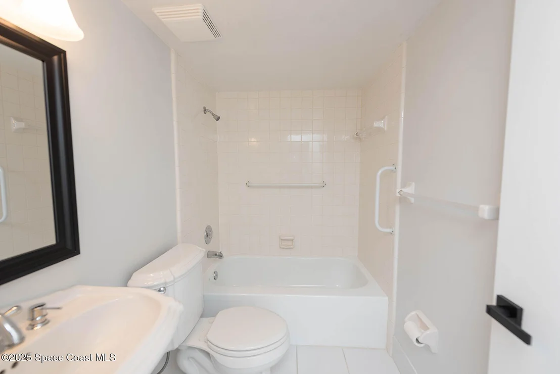 Photo of Unit 507B at 1049 Rockledge Drive