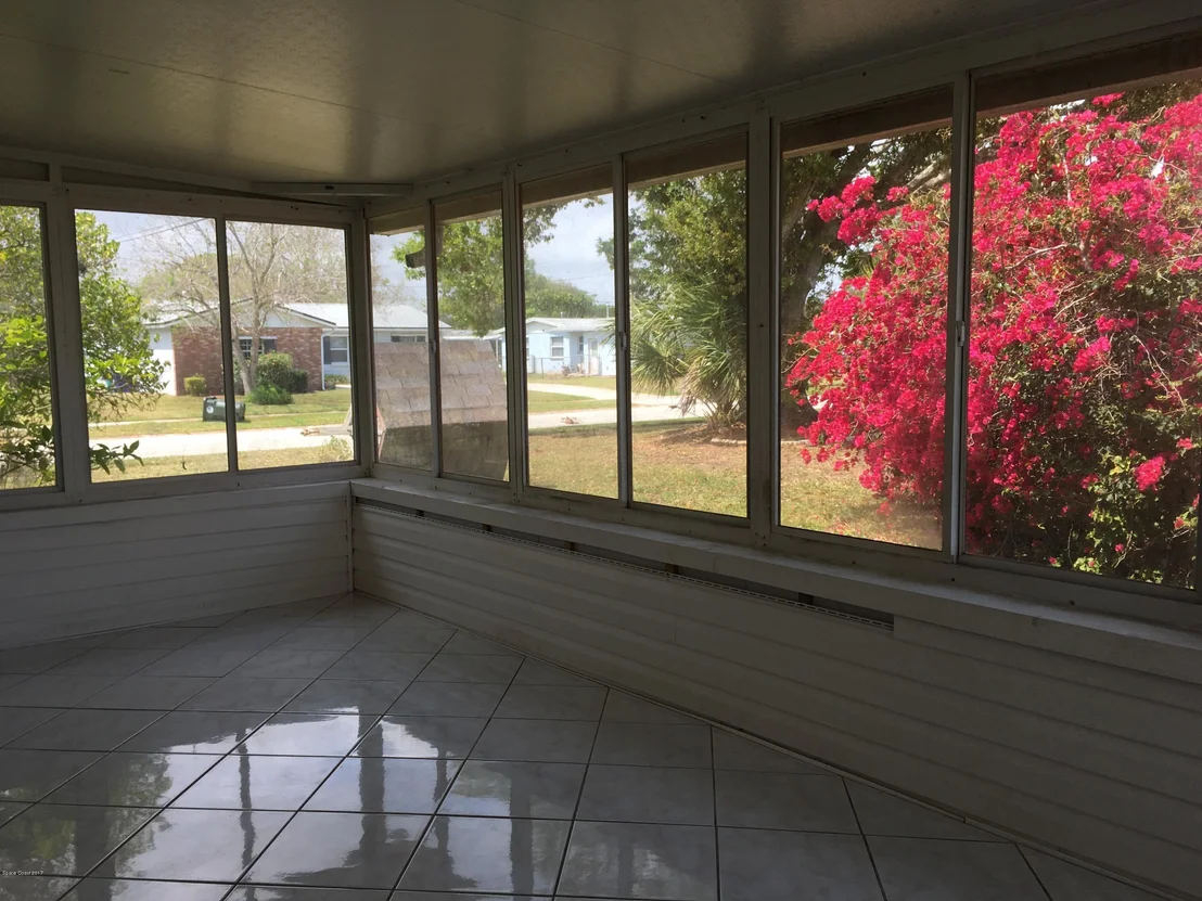 Photo of 1034 Hermosa Drive