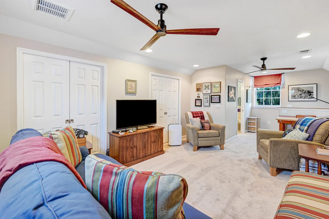 Photo of 225 Ormond Drive S