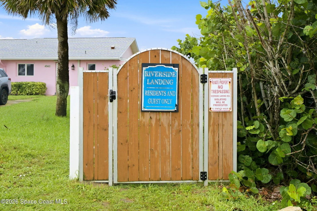 Photo of 327 Island Drive