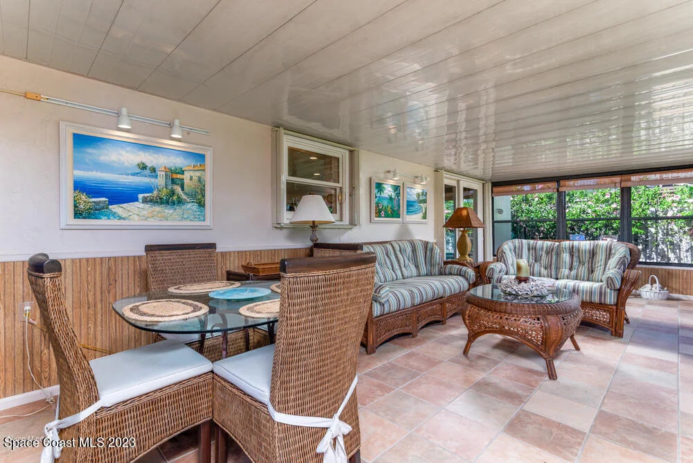 Photo of 2115 S River Road