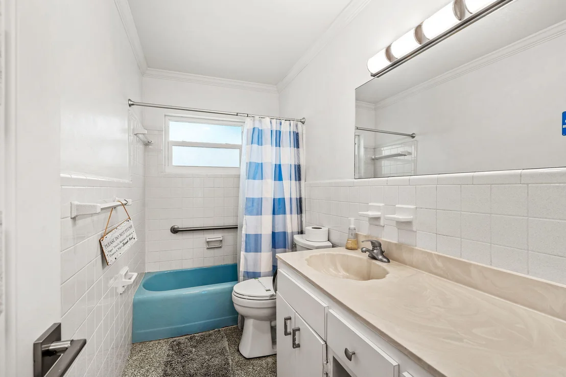Photo of 1557 Hillcrest Drive