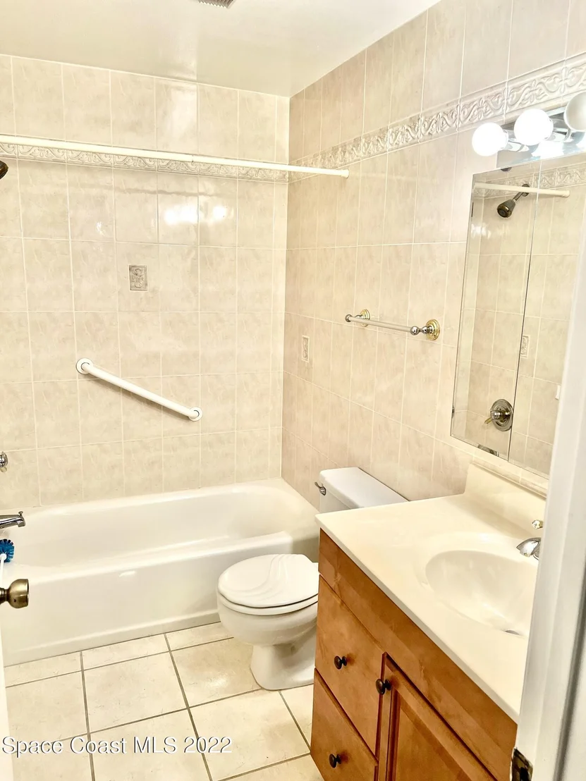 Photo of Unit 921 at 2345 Golf Lake Circle