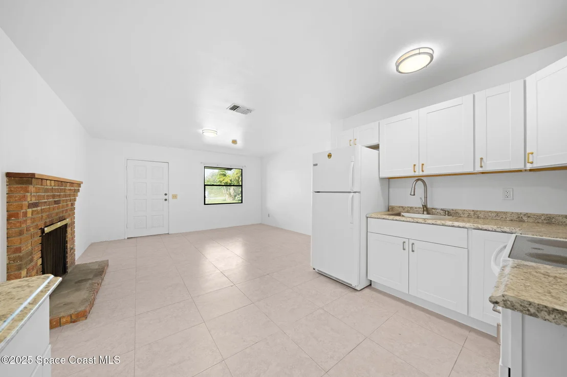 Photo of 2800 Alexander Avenue NE
