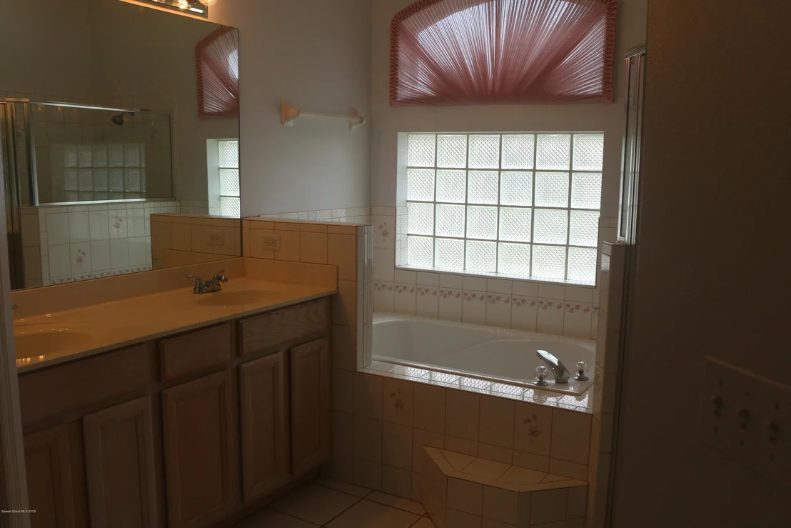 Photo of 471 Shell Cove Drive