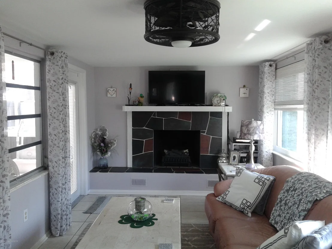 Photo of 724 Gardenia Drive