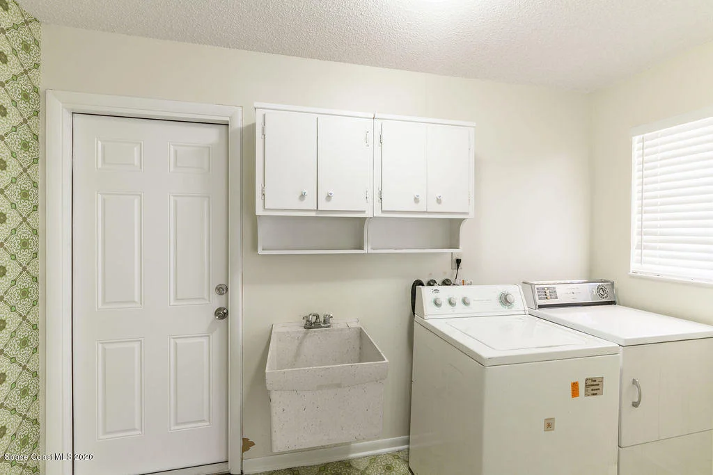 Photo of 250 Sand Pine Road