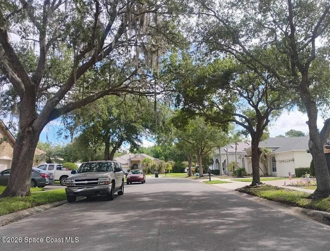 Photo of 321 Fairway Pointe Circle