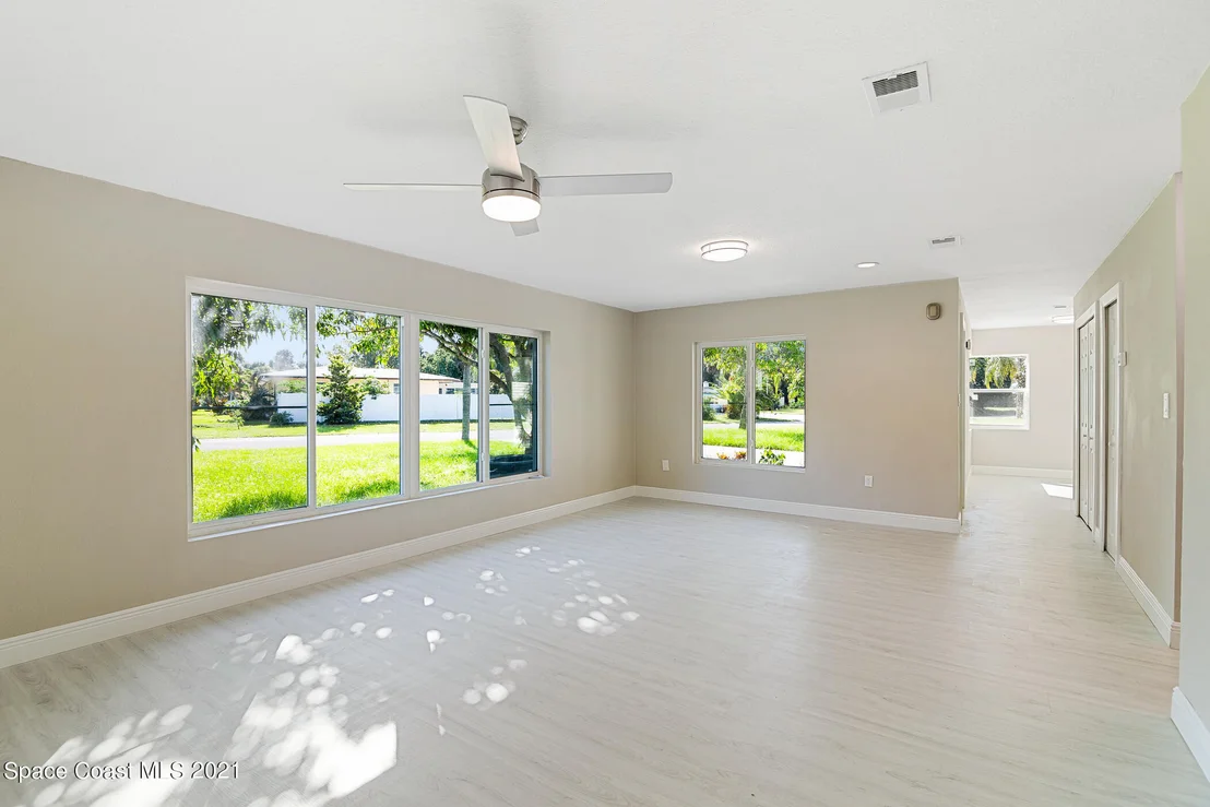 Photo of 1700 Loquat Drive
