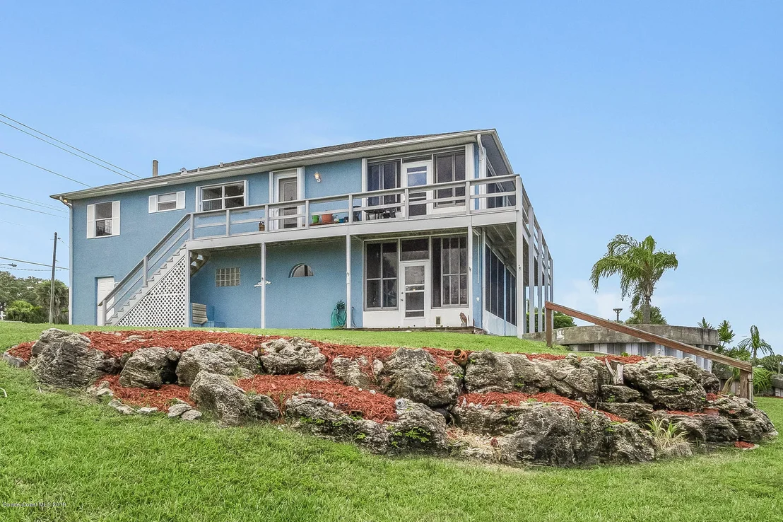 Photo of 2517 Pineapple Avenue