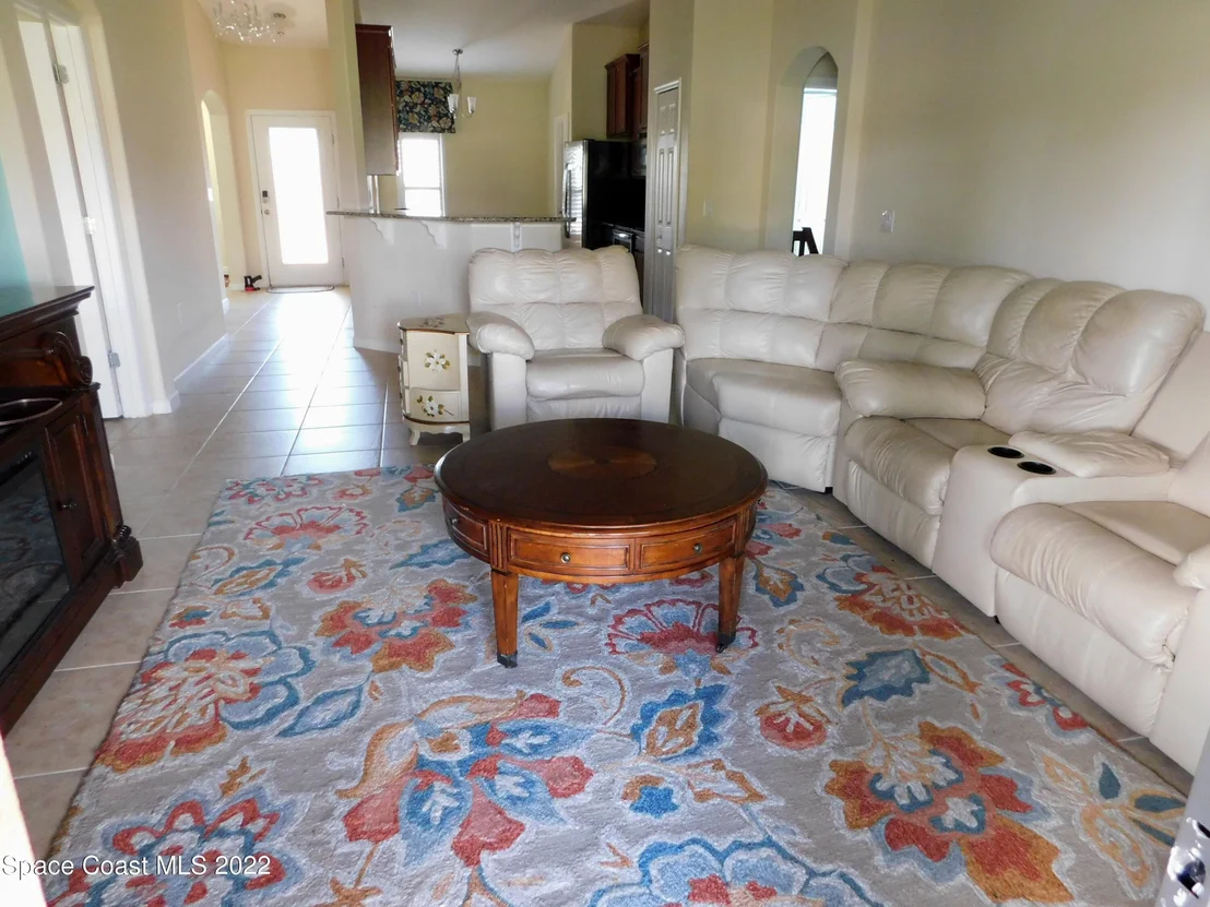 Photo of 431 Trymore Drive SE