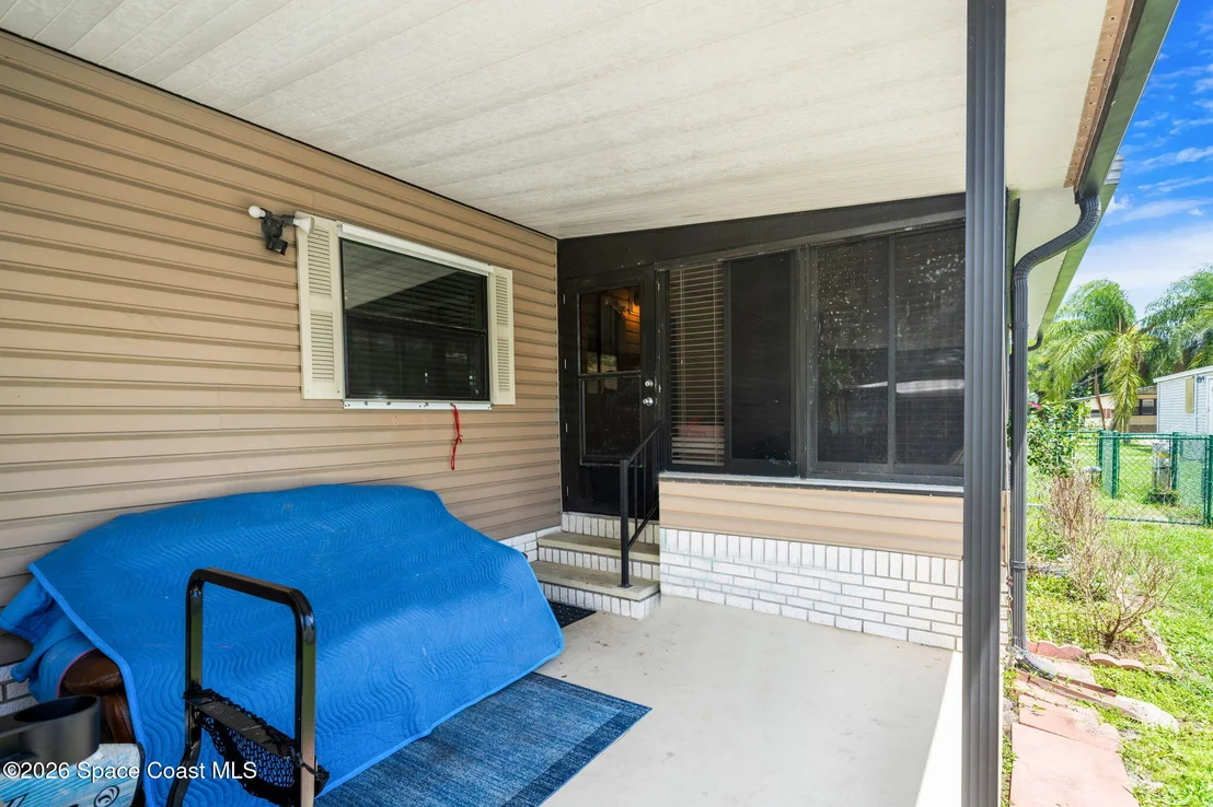 Photo of 602 N Dolphin Circle