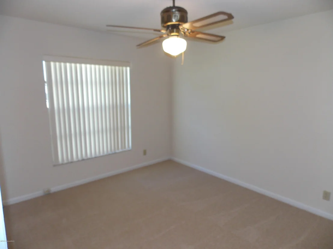 Photo of 886 Spirea Drive