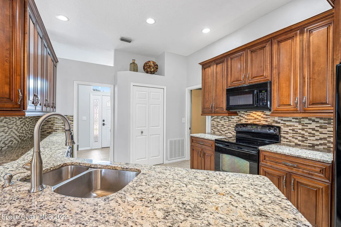 Photo of 7031 Hammock Trace Drive