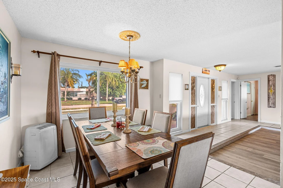 Photo of 406 Thrush Drive