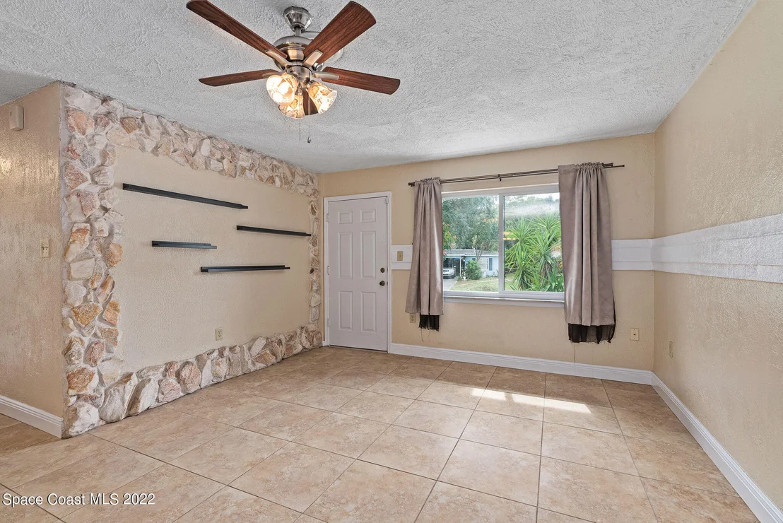 Photo of 32 Knollwood Drive