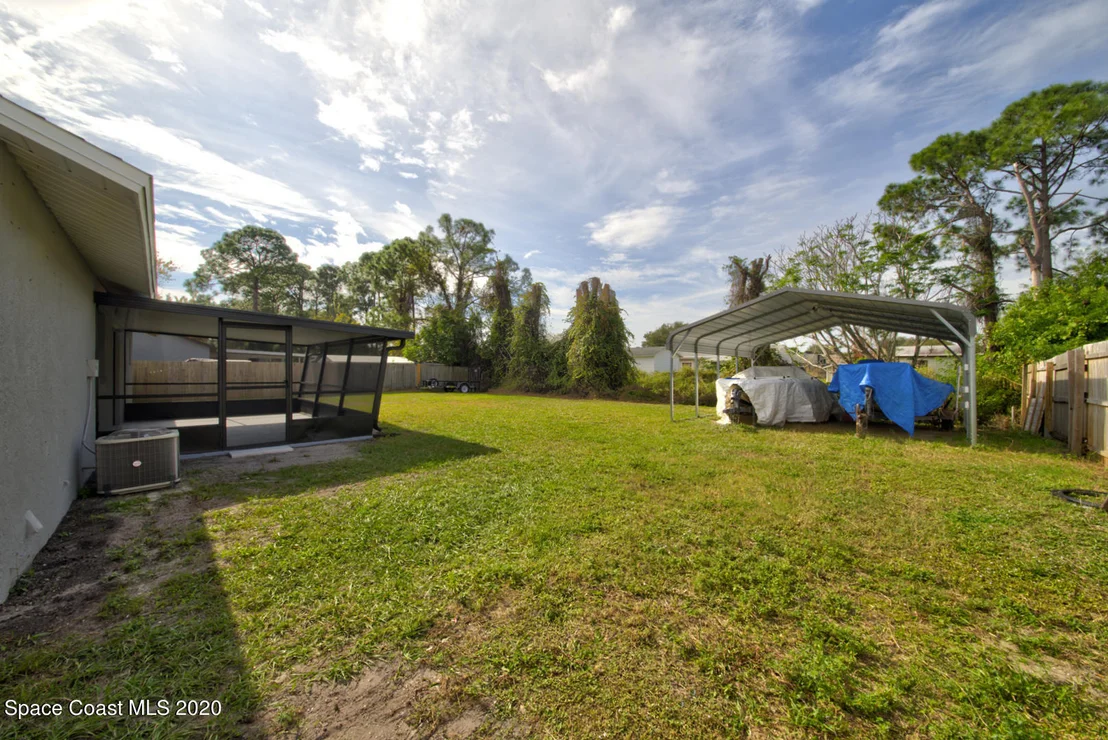 Photo of 6840 Buxton Avenue