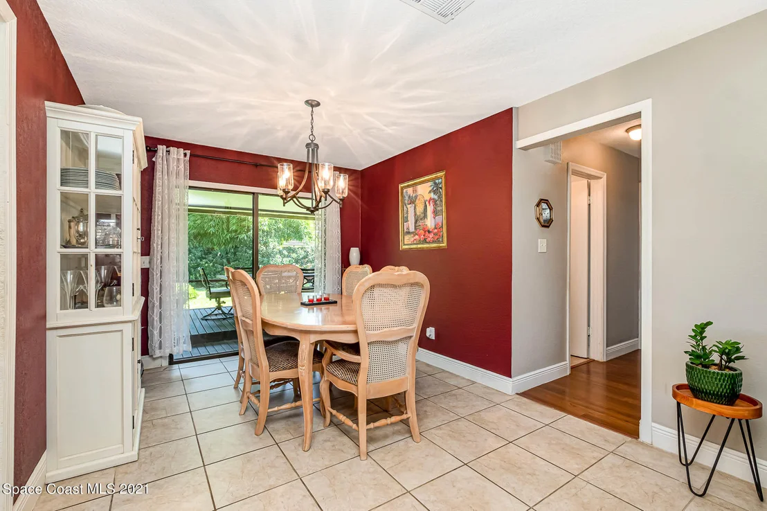 Photo of 712 Turnberry Drive