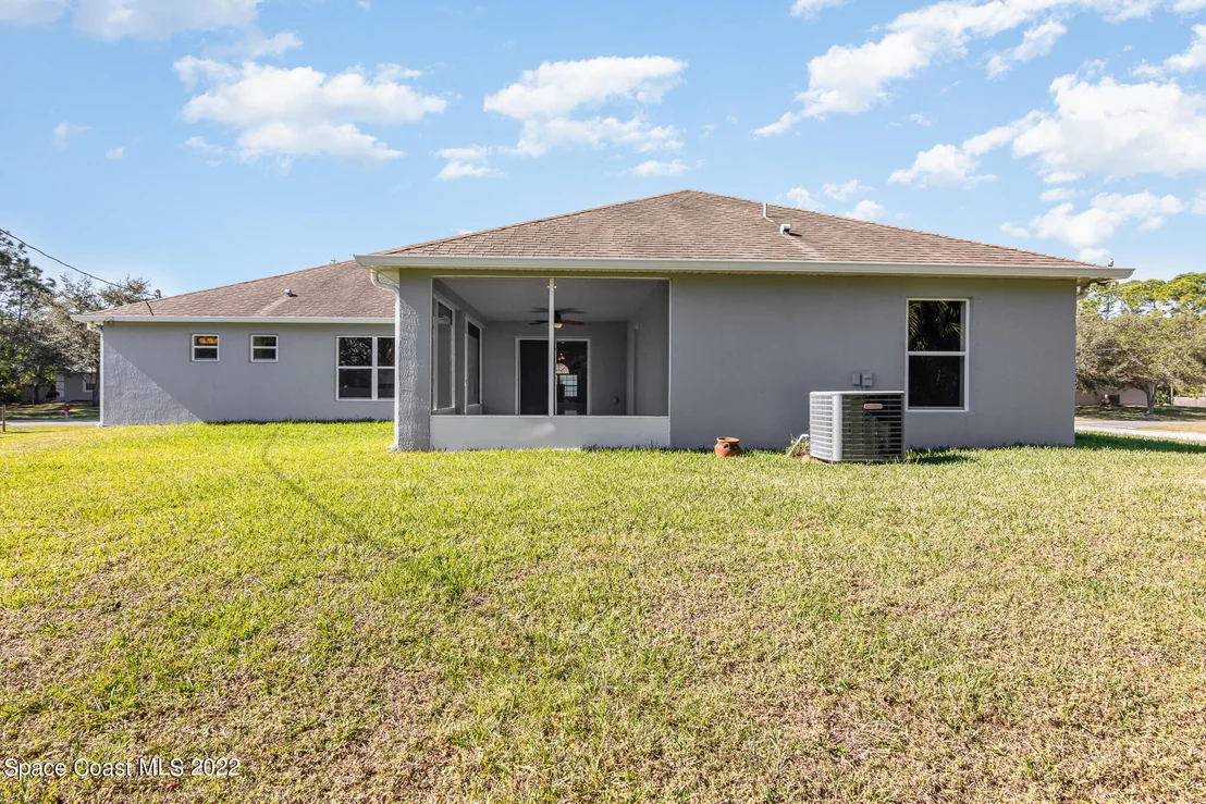 Photo of 1815 Dragon Road SE