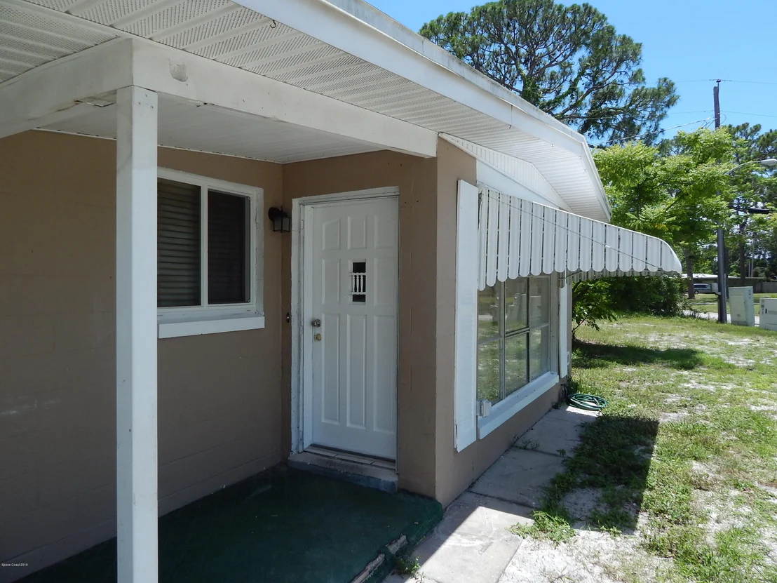 Photo of 1053 Myrtle Lane