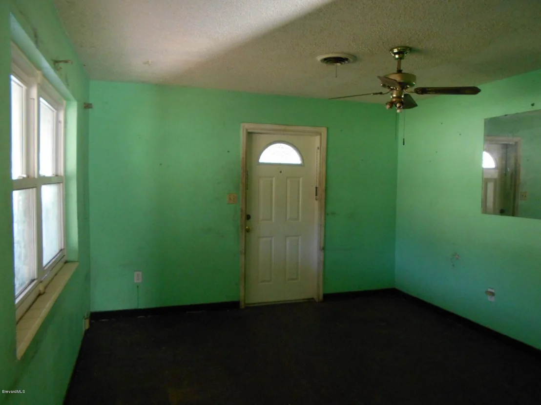Photo of 2921 Lawrence Drive