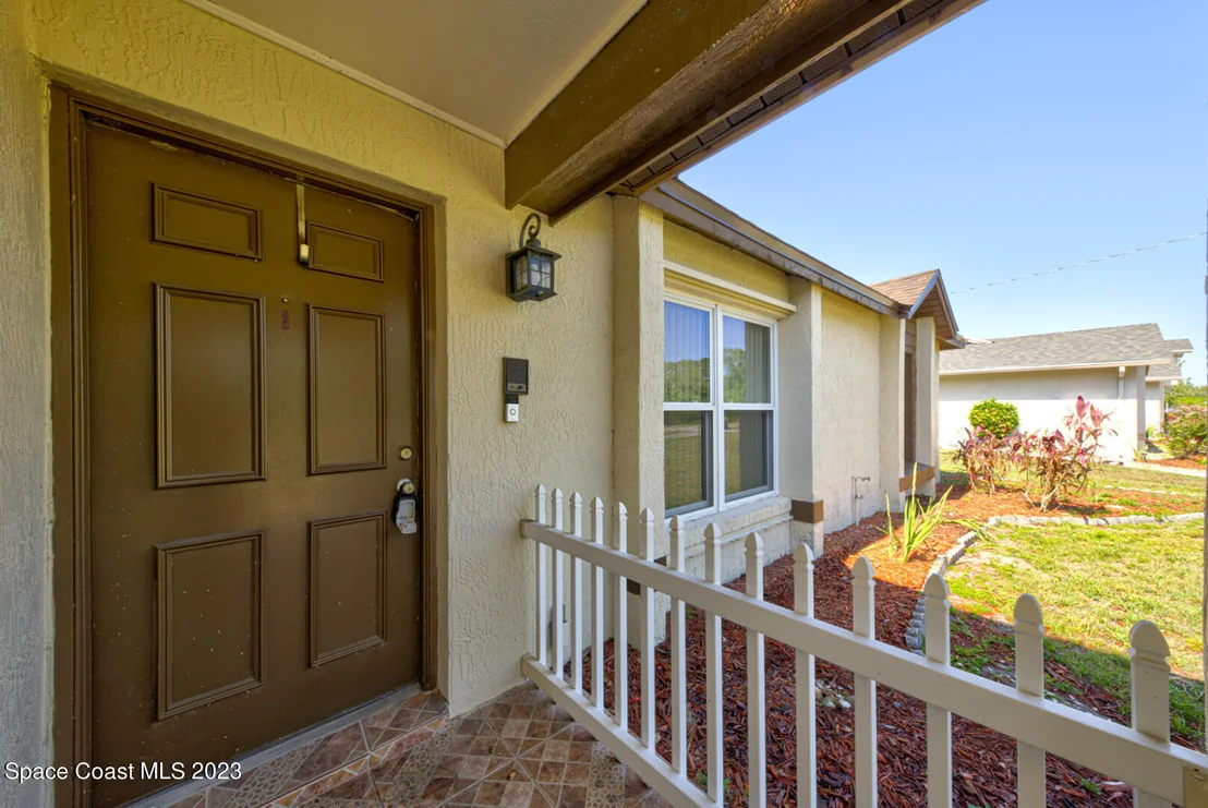 Photo of 1802 Fallon Boulevard NE