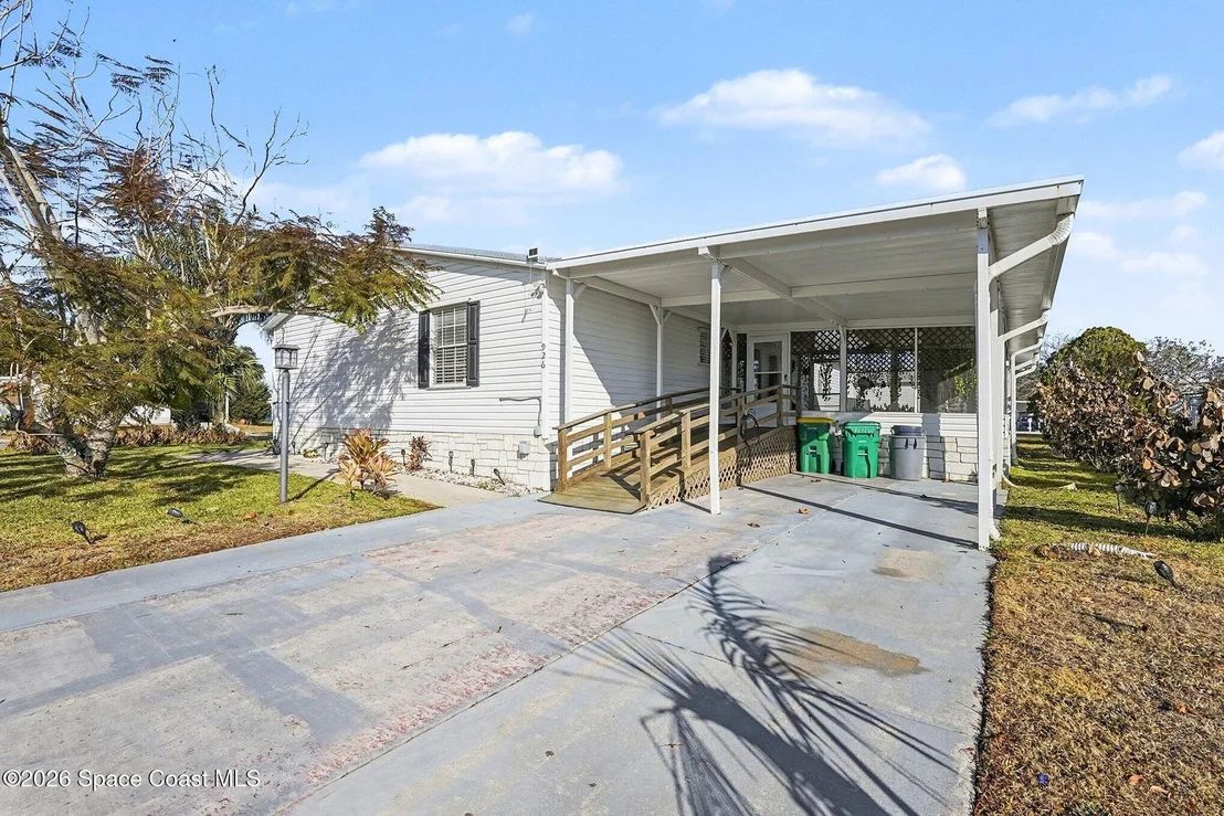 Photo of 926 Laurel Circle
