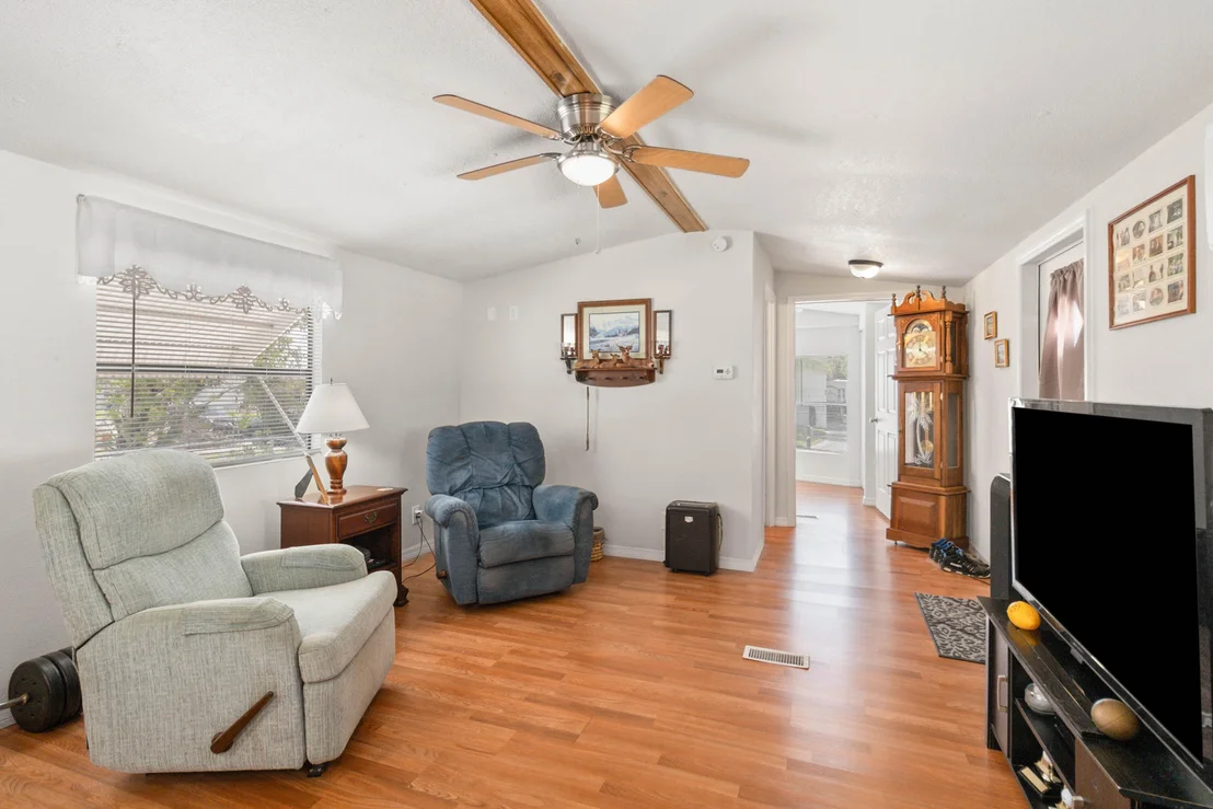 Photo of 2547 Chatham NE