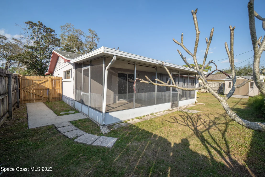 Photo of 909 Kings Post Road