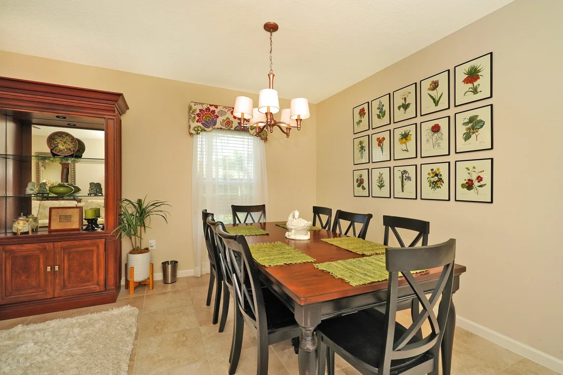 Photo of 505 Trymore Drive SE