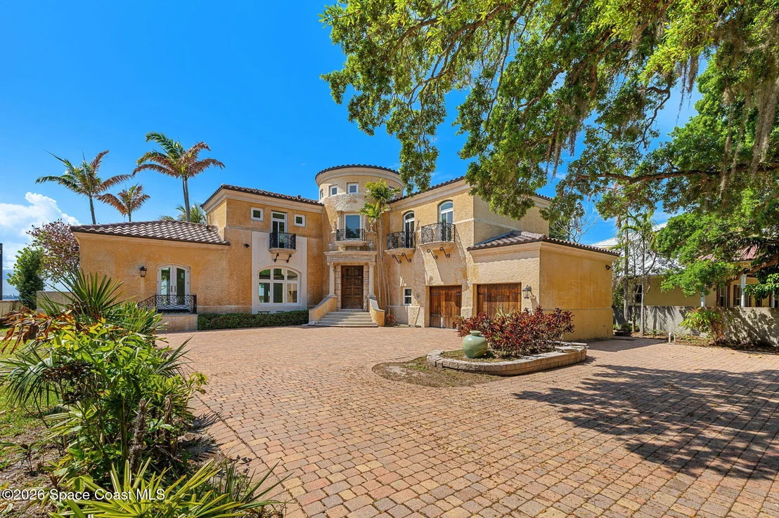 Photo of 1000 N Riverside Drive