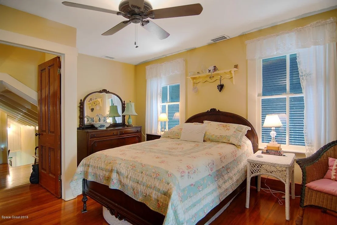 Photo of 27 Barton Avenue
