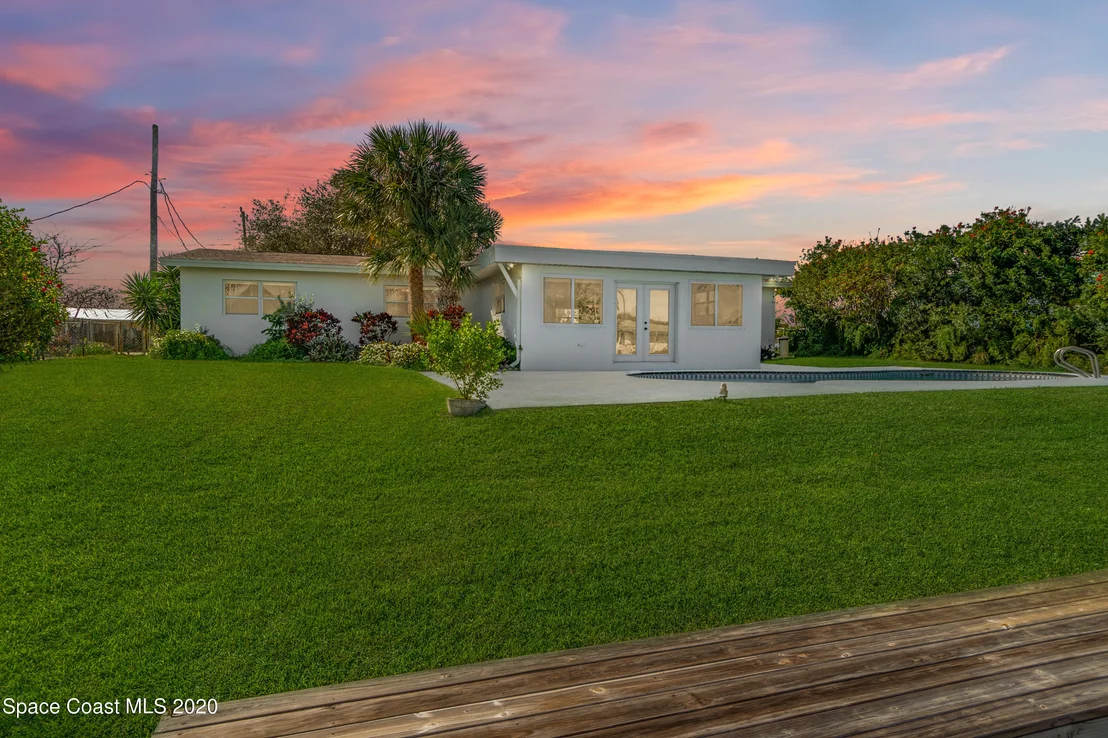 Photo of 439 Sandpiper Drive