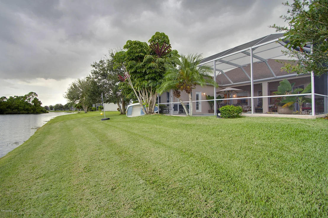 Photo of 855 CARRIAGE HILL Road
