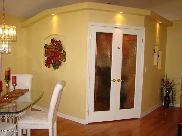 Photo of 6874 Renshaw Drive