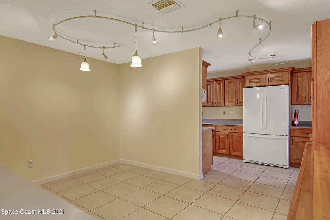 Photo of 652 Augusta Circle NE