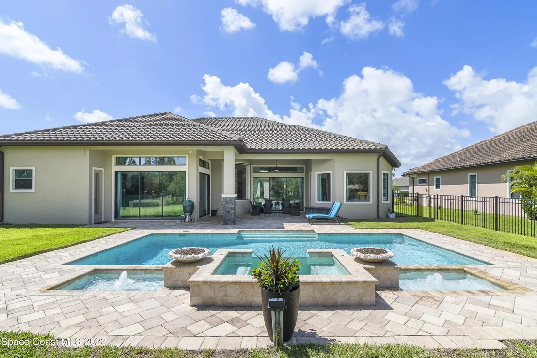 Photo of 814 Lorenza Place