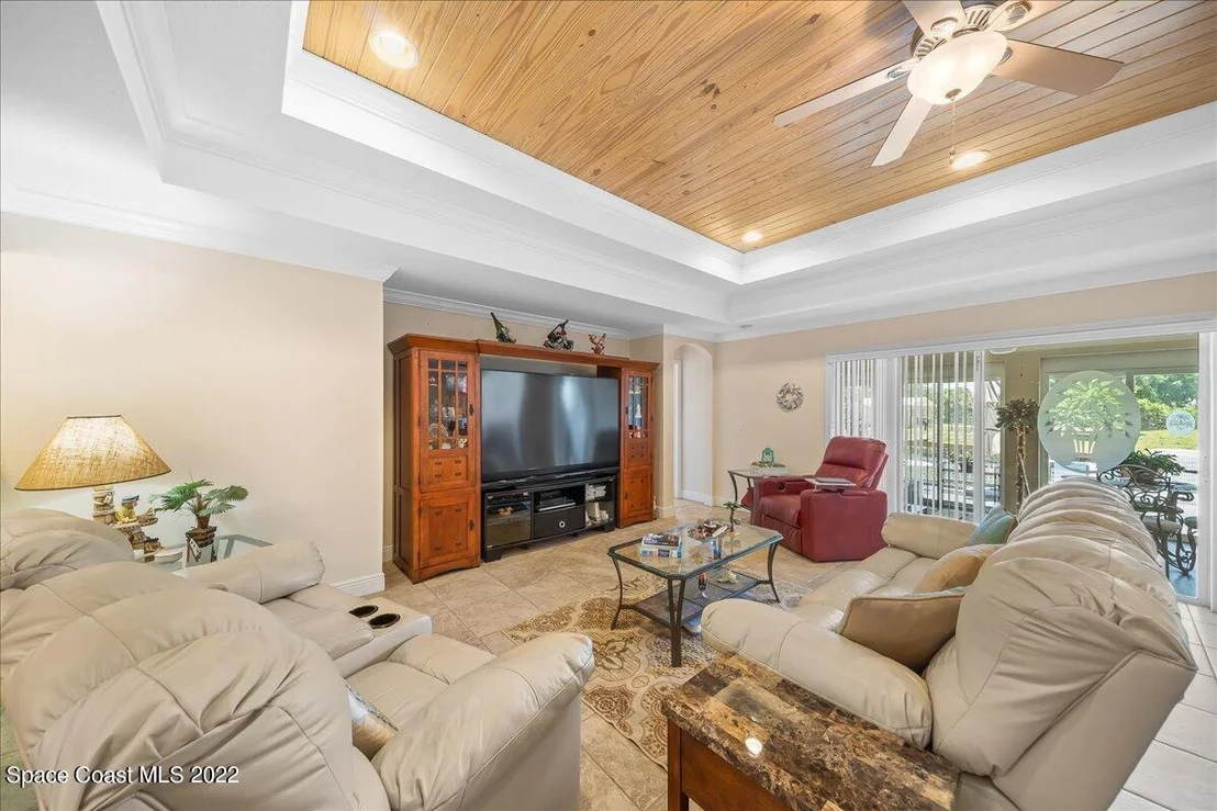 Photo of 5265 Evinrude Road