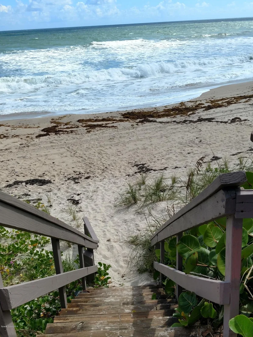 Photo of 142 Hidden Cove Drive