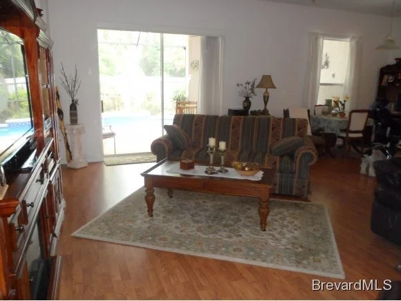 Photo of 310 NE Esterbrook