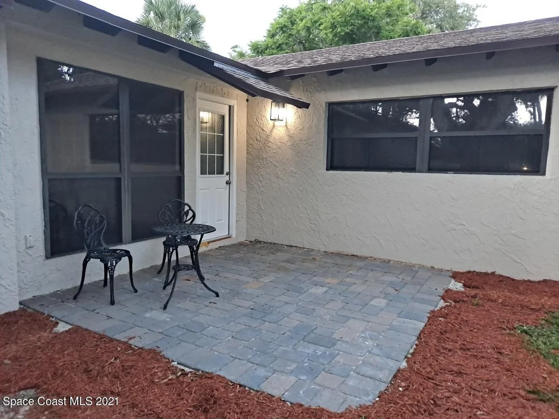Photo of 605 Pinehurst Circle NE