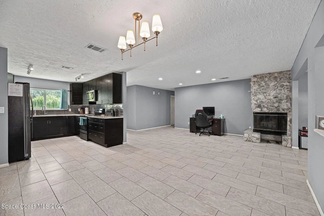 Photo of 1184 Hooper Avenue NE