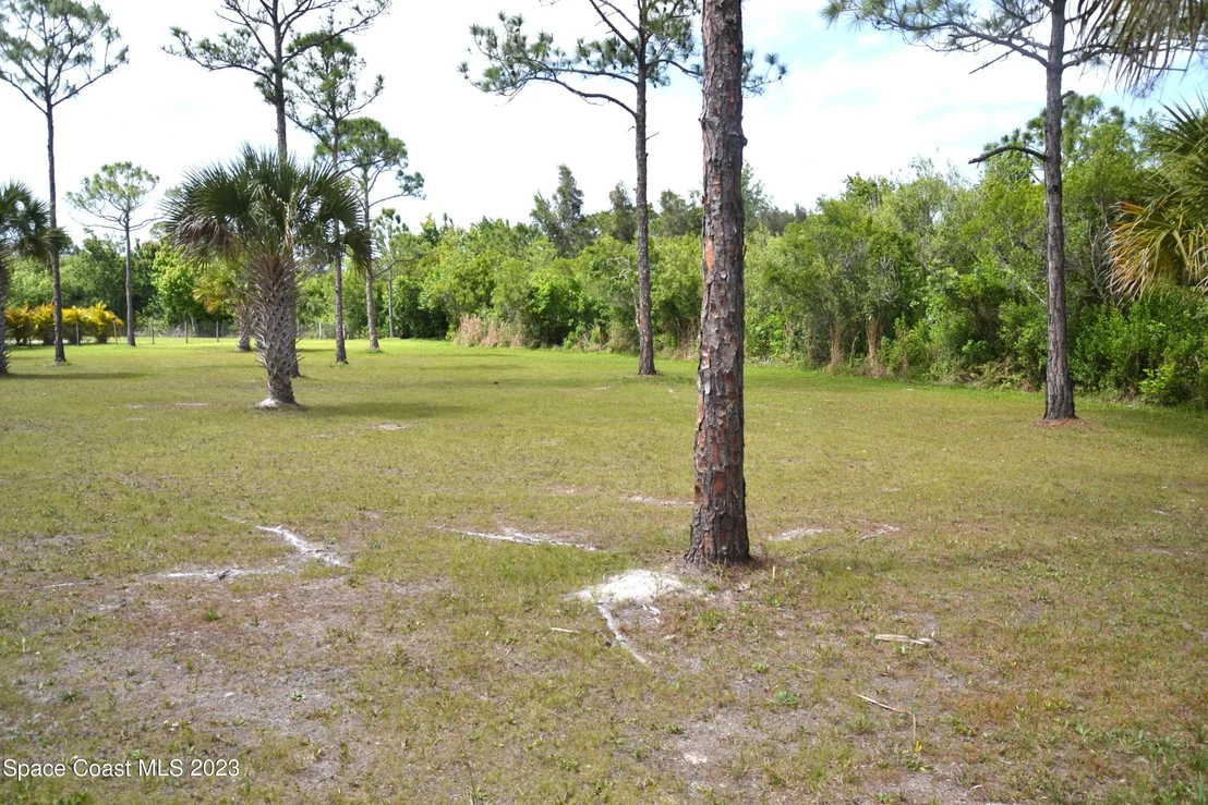 Photo of 2420 Quarterman Lane