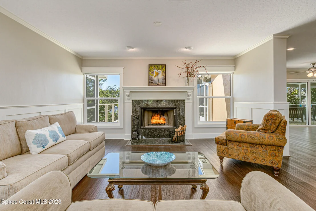 Photo of 844 W Whitmire Drive