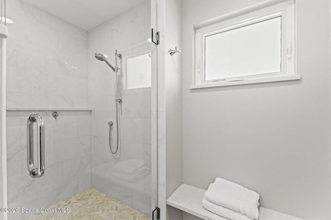 Photo of 465 Cardinal Drive