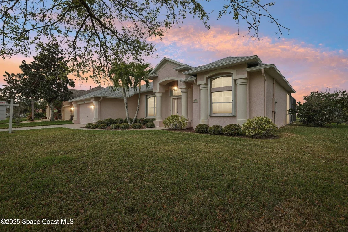 Photo of 4687 Alamanda Drive