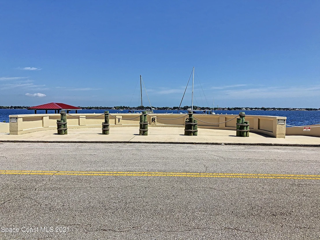 Photo of Unit 307 at 1025 Rockledge Drive