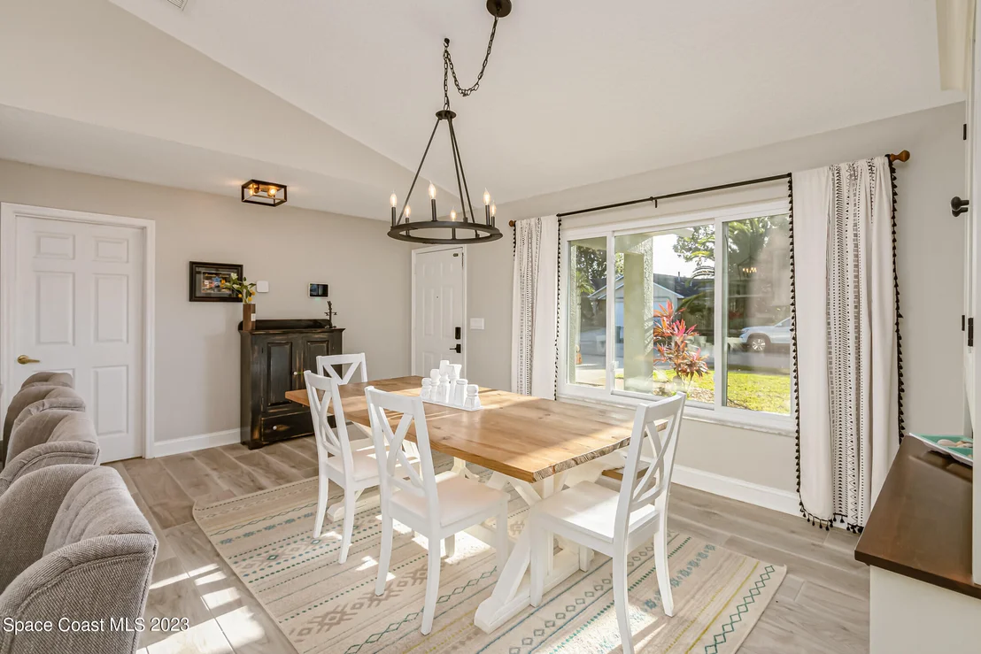Photo of 3336 Lake View Circle